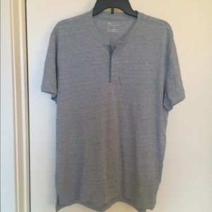 Men’s Gap Henley Short Sleeve Top